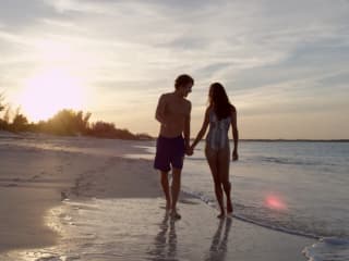 Brand Center | Beach Romance: Young Couple | MYOUTISLANDS.COM