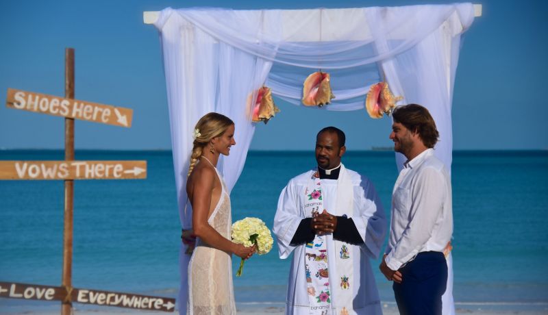 Brand Center | Romance: Beach Wedding | caribbeantravel.com