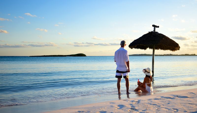 Brand Center | Romance: Couple on Beach 1 | caribbeantravel.com